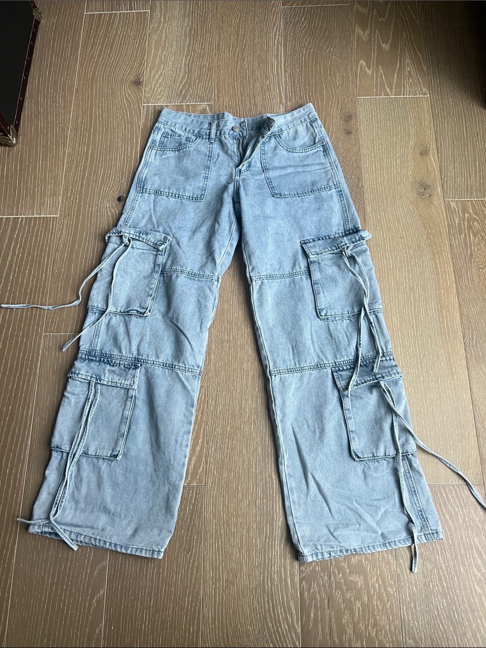 La Hearts Light Gray Wide-Leg Cargo Jeans